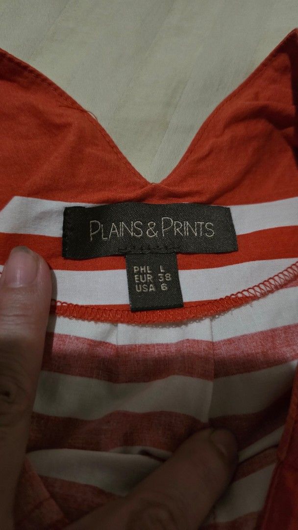 Plains & Prints Striped Dress (Category: Dresses) located in Pasig City. Submitted by blinkyl (Listing ID 1424799542, Image 2). Description: - Plains & Prints dress - Red and white striped pattern - Sleeveless - Size 8 - Perfect for casual or beach wear.