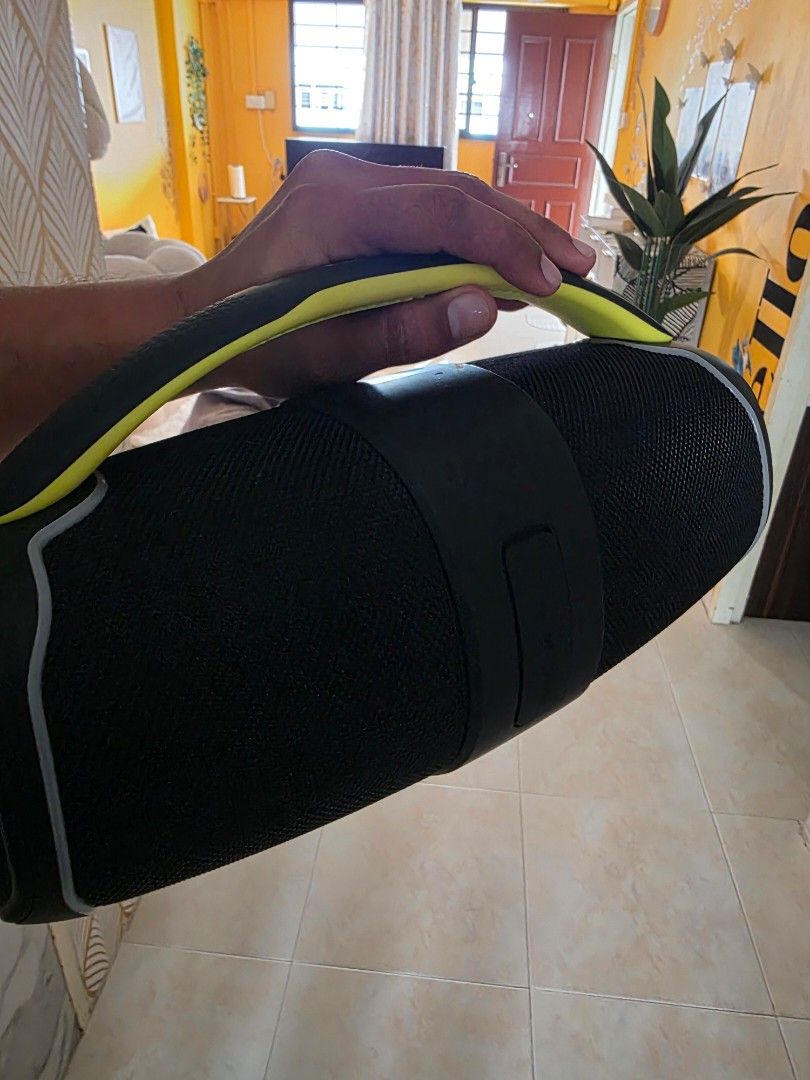 Portable Bluetooth speaker65748593473154112