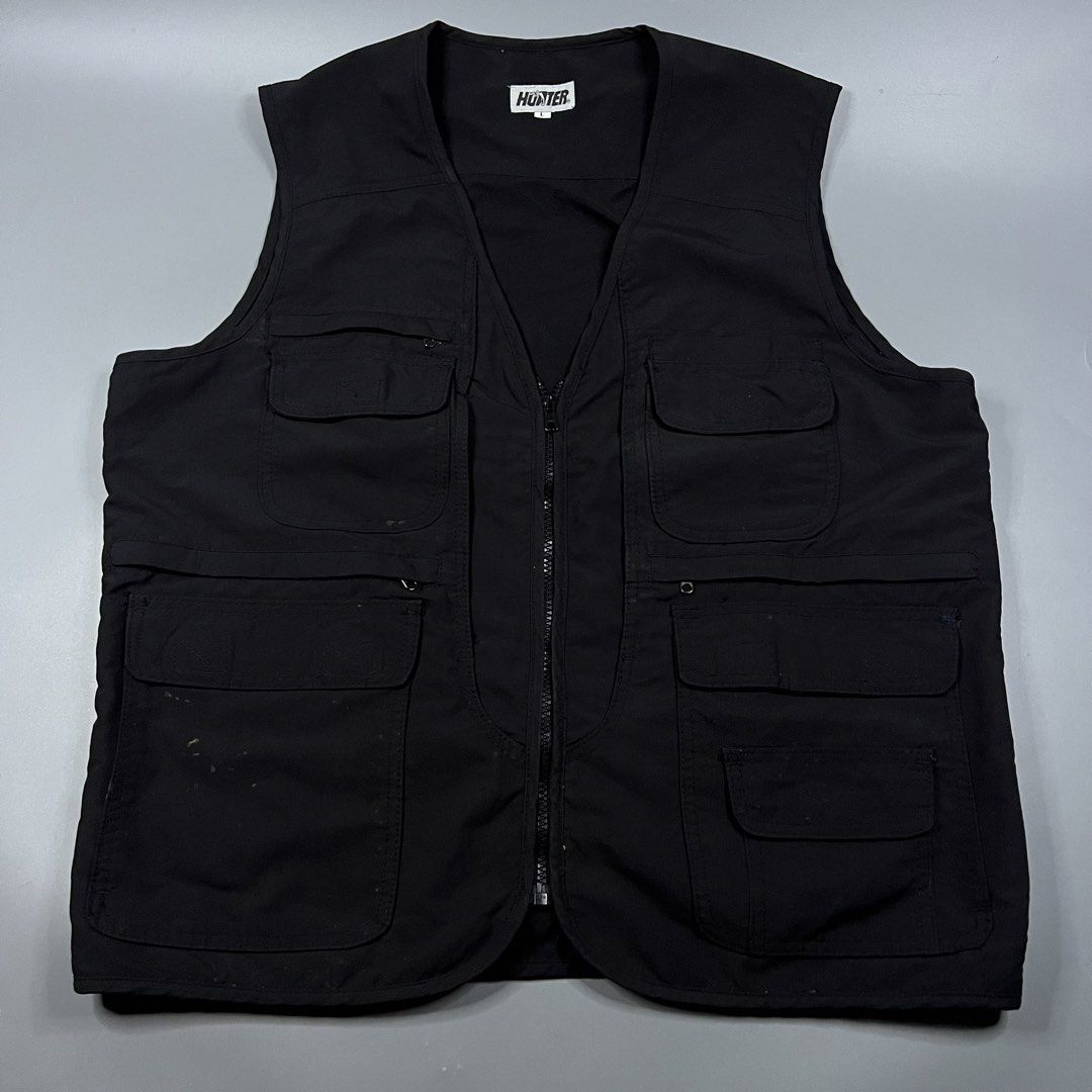 (Random) Hunter - Multipocket Vest Tactical (Category: Vests) located in Paranaque City. Submitted by millennial_goodz (Listing ID 1424846288, Image 1). Description: WTS (Random) Hunter - Multipocket Vest Tactical Size Large fit Dimensions: 22" / 25" Length Excellent condition Authentic P800 only DM.