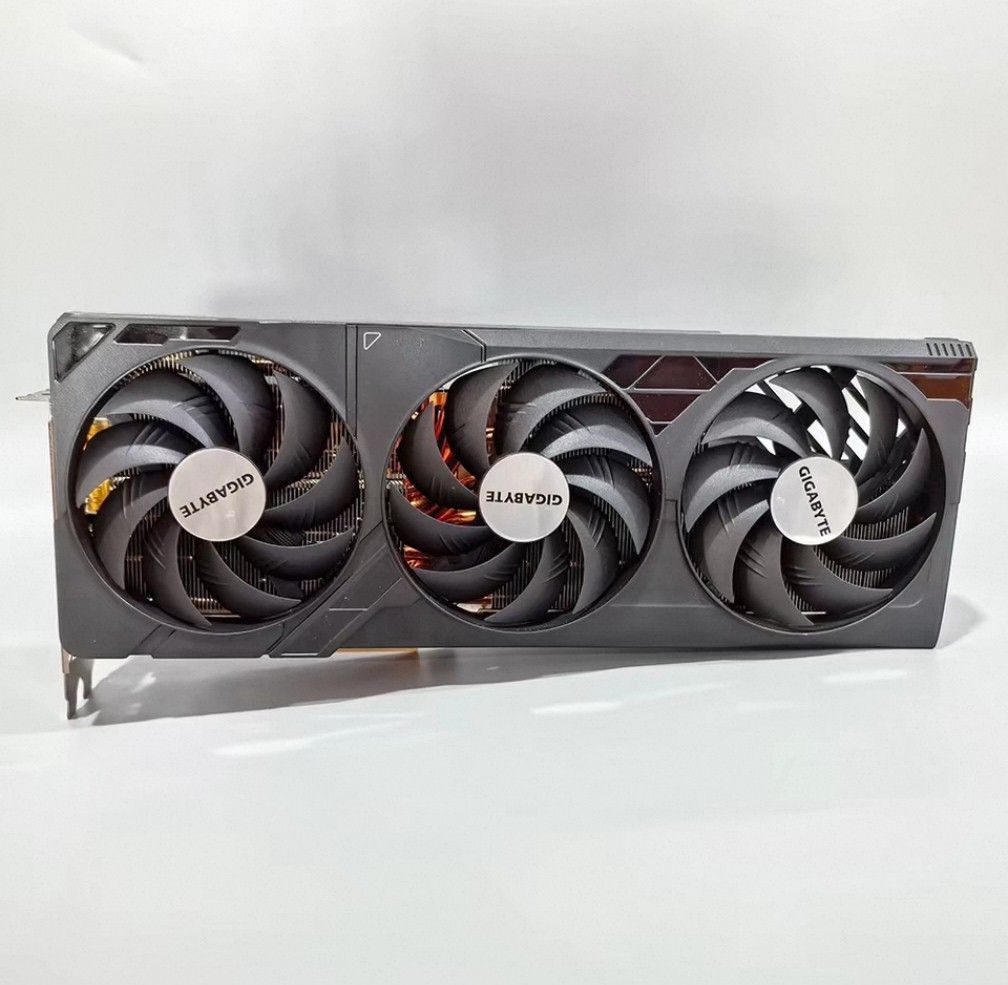 Rtx 4090 gigabyte barely used471984538429040641