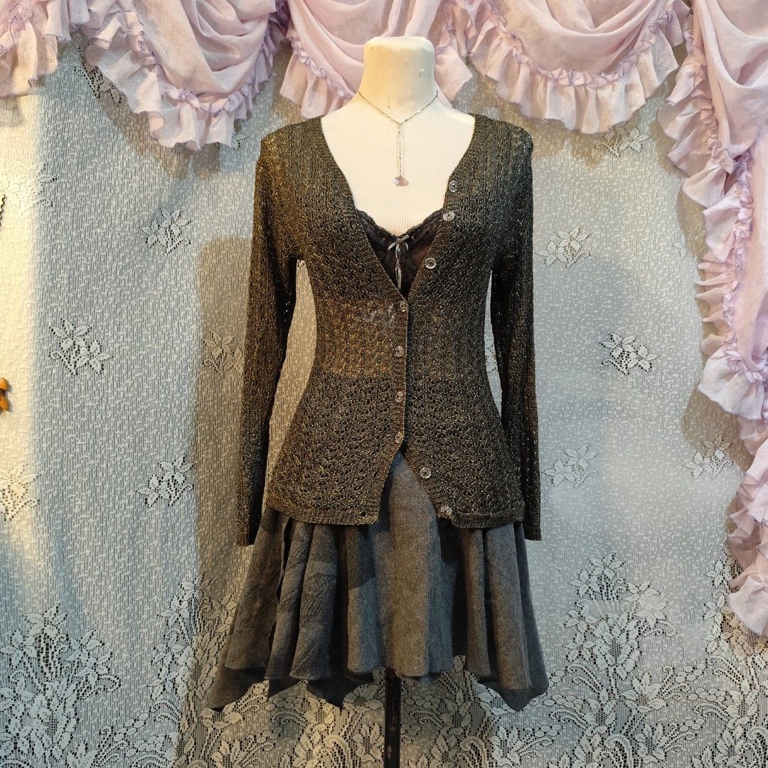 S. Deer Grey Assymetrical Skirt (Category: Sets or Coordinates) located in Antipolo. Submitted by wysterya.ph (Listing ID 1424874036, Image 1). Description: ｡ﾟﾟ･౨ৎ･ﾟﾟ｡ ﾟ。S Deer Collection Gray Assymetrical Skirt ﾟ･｡･ 🍨 S on Tag, L: 13.5-17 Inches, W: 26 ~𝑤𝑎𝑠ℎ𝑒𝑑~ ~this with tank top, thights and boots ╭────────༺♡༻───────╮ Note: gcash payment only + j & t shipping, SF depends on your location and pouch size, this will be paid together with th