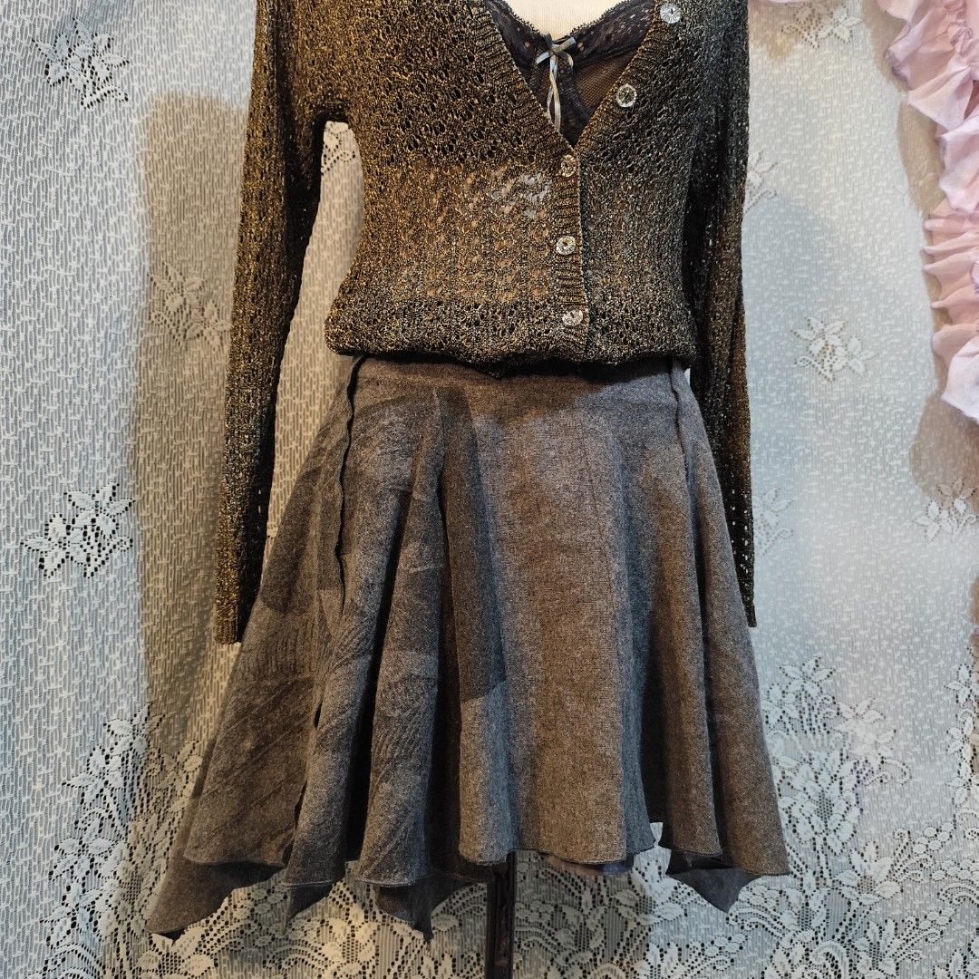 S. Deer Grey Assymetrical Skirt (Category: Sets or Coordinates) located in Antipolo. Submitted by wysterya.ph (Listing ID 1424874036, Image 2). Description: ｡ﾟﾟ･౨ৎ･ﾟﾟ｡ ﾟ。S Deer Collection Gray Assymetrical Skirt ﾟ･｡･ 🍨 S on Tag, L: 13.5-17 Inches, W: 26 ~𝑤𝑎𝑠ℎ𝑒𝑑~ ~this with tank top, thights and boots ╭────────༺♡༻───────╮ Note: gcash payment only + j & t shipping, SF depends on your location and pouch size, this will be paid together with th