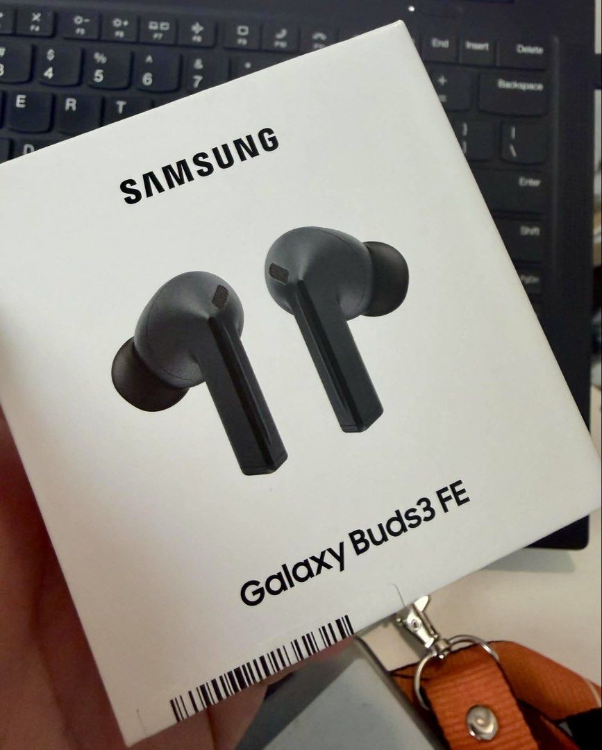 Samsung Galaxy Buds3 FE (Category: Earphones) located in Makati City. Submitted by maifreya (Listing ID 1424801475, Image 1). Description: Brandnew and sealed. Rfs: I dont need it. Shipping fee to be shouldered by the buyer. MOP: -gcash.