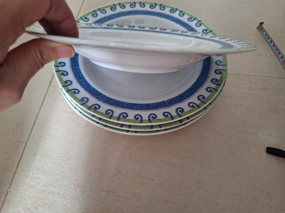 Set of 4 Decorative Plates446014098737745921