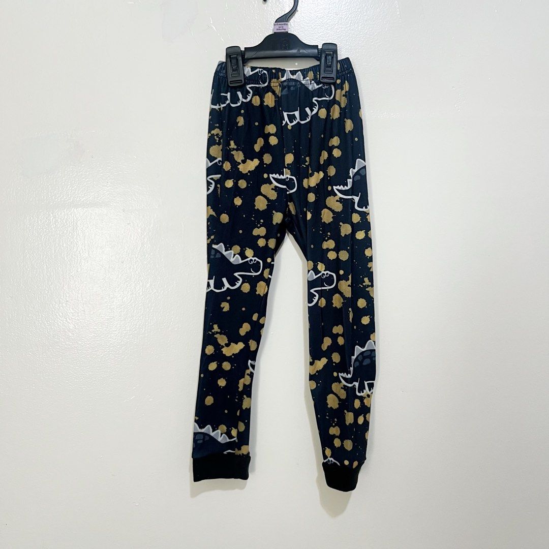 [SHEIN] 7Y Dinosaur Pajamas (Category: Babies & Kids Fashion) located in Las Pinas. Submitted by bloo_ (Listing ID 1424731596, Image 3). Description: 📍 BF Homes, Las Piñas Shein 7Y Black Dinosaur Pajamas Brand: Shein Color: Black, Yellow, White Size: 7Y Design: Dinosaur print long sleeve terno pajamas 👀 Please check the photos thoroughly 👋🏻 Pre-loved. Manage your expectations 🛵 Lalamove / J&T 🏦 GCash.