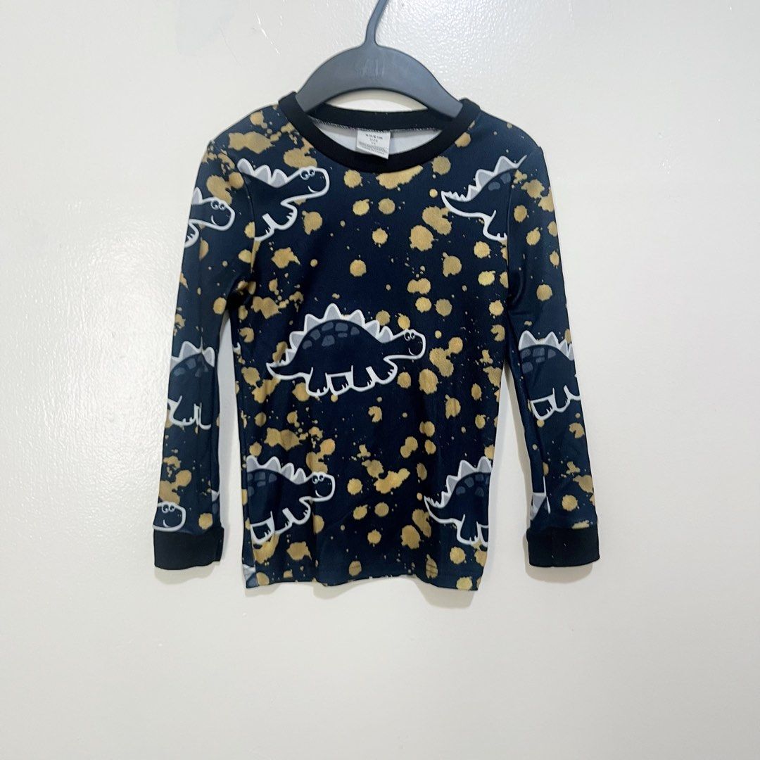 [SHEIN] 7Y Dinosaur Pajamas (Category: Babies & Kids Fashion) located in Las Pinas. Submitted by bloo_ (Listing ID 1424731596, Image 2). Description: 📍 BF Homes, Las Piñas Shein 7Y Black Dinosaur Pajamas Brand: Shein Color: Black, Yellow, White Size: 7Y Design: Dinosaur print long sleeve terno pajamas 👀 Please check the photos thoroughly 👋🏻 Pre-loved. Manage your expectations 🛵 Lalamove / J&T 🏦 GCash.