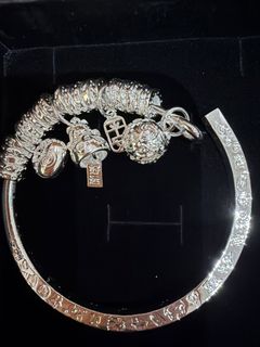 (Category: ) located in . Submitted by premiumqualityluxury (Listing ID 1424791629, Image 1). Description: .