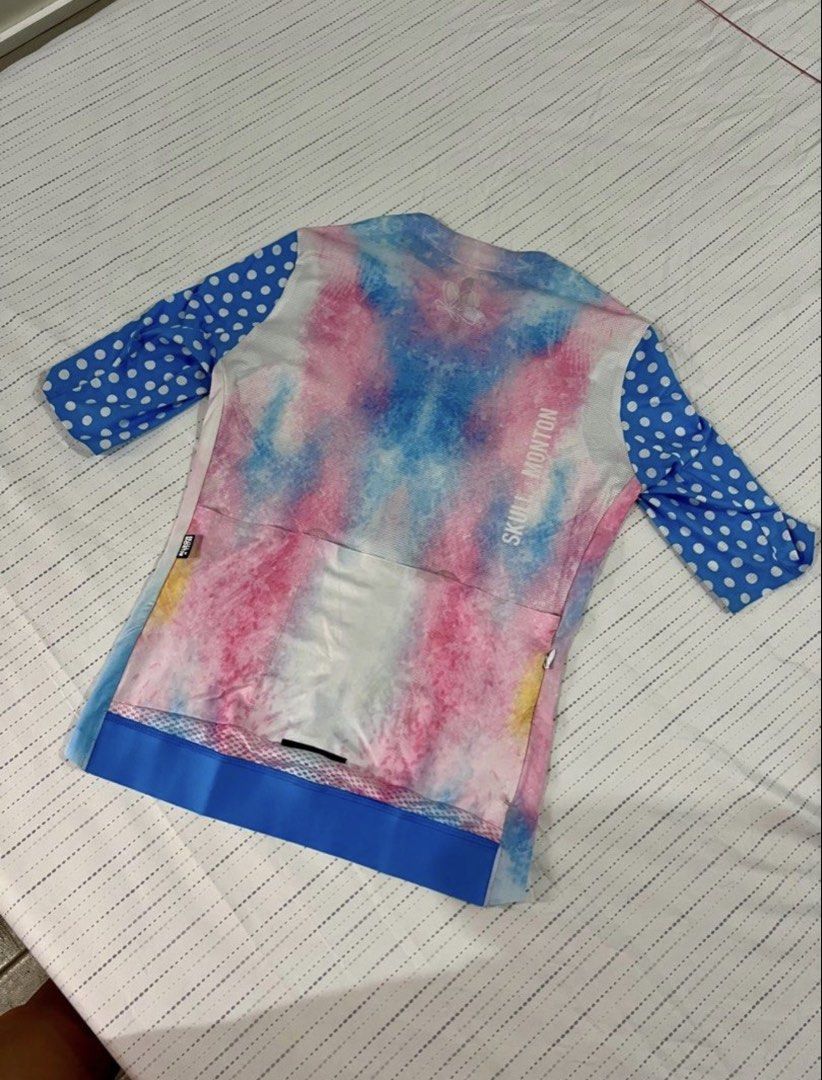 Small Monton Cycling Jersey (Category: Bicycles) located in Quezon City. Submitted by kaeeeq (Listing ID 1424791199, Image 2). Description: .