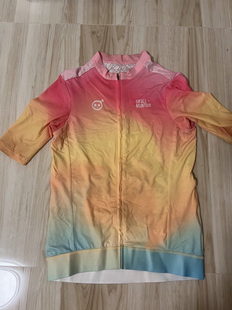 Small Monton Cycling Jersey (Category: Bicycles) located in Quezon City. Submitted by kaeeeq (Listing ID 1424792149, Image 1). Description: .