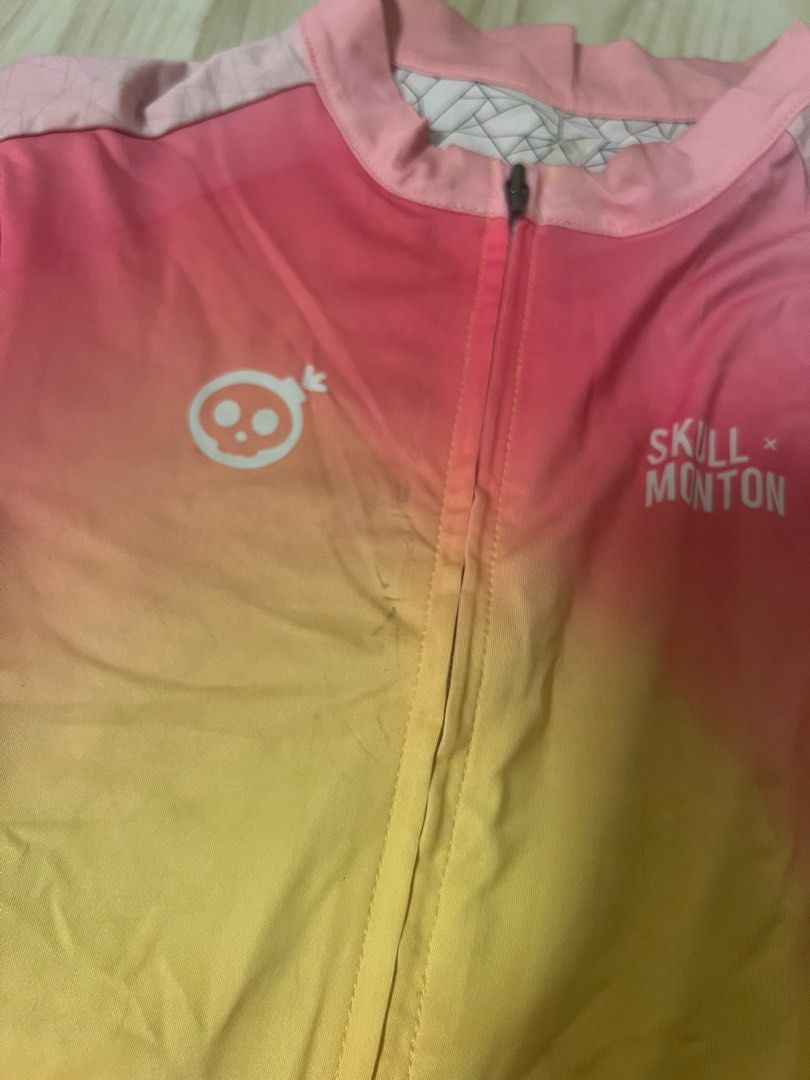 Small Monton Cycling Jersey (Category: Bicycles) located in Quezon City. Submitted by kaeeeq (Listing ID 1424792149, Image 2). Description: .