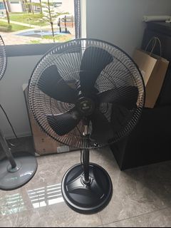 (Category: ) located in . Submitted by Khrll (Listing ID 1424794498, Image 1). Description: .