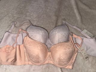 (Category: ) located in . Submitted by el.nrcollection (Listing ID 1424680611, Image 1). Description: .
