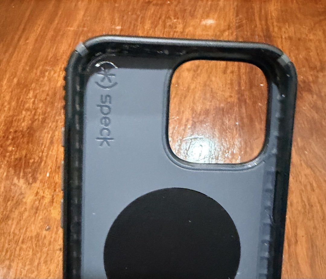 Speck iPhone 16 pro max case (Category: Cases & Sleeves) located in Pasig City. Submitted by finnythefish (Listing ID 1424801123, Image 3). Description: Speck brand from Digital Walker .