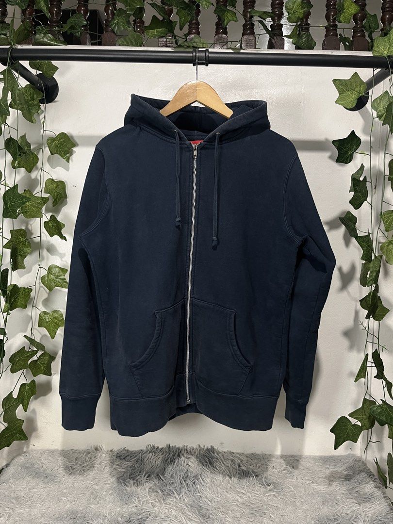 Supreme Full Zip Hoodie Navy Blue (Category: Coats, Jackets and Outerwear) located in Manila. Submitted by jedhmarcus20834 (Listing ID 1424760281, Image 2). Description: Length: 28 Width: 22 Color rate: 9 Condition: 10 Issue: None.