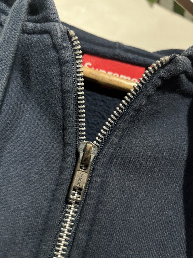 Supreme Full Zip Hoodie Navy Blue (Category: Coats, Jackets and Outerwear) located in Manila. Submitted by jedhmarcus20834 (Listing ID 1424760281, Image 3). Description: Length: 28 Width: 22 Color rate: 9 Condition: 10 Issue: None.