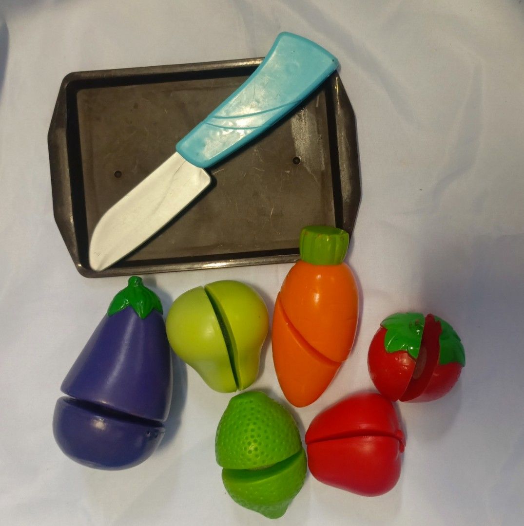 Toy Kitchen Set with Fruits and Vegetables (Category: Kids Toys) located in Antipolo. Submitted by chacha18 (Listing ID 1424767981, Image 2). Description: For take all mix cutting fruits, veggies & cooking toys. Manage your expectation for this items, this are preloved from Japan box. No haggling please, madami na po ito 😊.