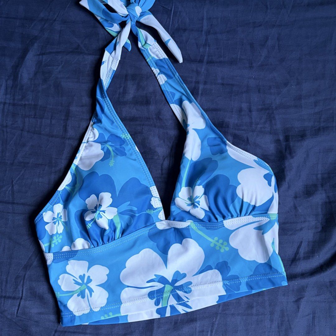 Two Piece Swimsuit/ Tankini Crop (Category: Bikinis & Swimsuits) located in Tarlac. Submitted by 3fted (Listing ID 1424825017, Image 2). Description: Size small on tag Sobrang ganda and uso to nowww 😍 must have! High waist bottom Pass to low ballers! Can give discount if 3 items up 🫶.