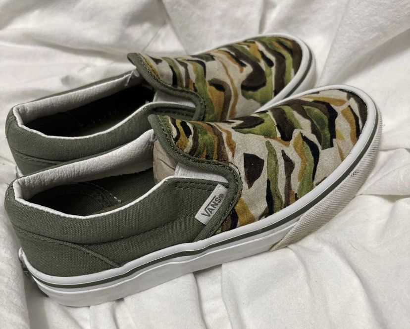 Vans Slip-On Painted Camo Green (Category: Sneakers) located in Muntinlupa City. Submitted by dims.06 (Listing ID 1424712716, Image 3). Description: Vans Slip-On shoes in a Painted Camo Green colorway. FOR ONLY 750!! ✨ It looks like new pa po bilhin nyo na pls ☺️ can give a last price pa, dm lang .