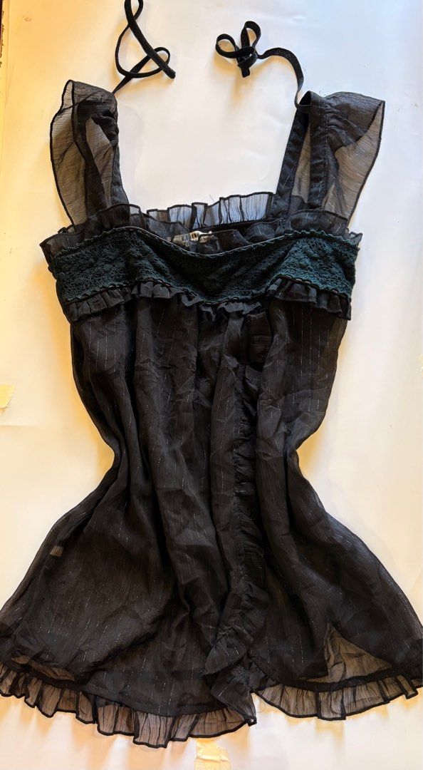 VINTAGE CROCHET SLEEVELESS TOP (Category: Sleeveless) located in Manila. Submitted by declutterwithnini (Listing ID 1424745578, Image 1). Description: .
