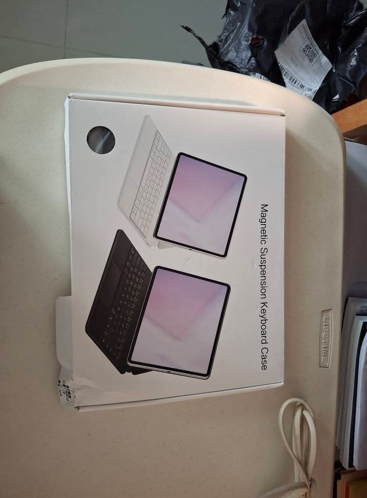 Wireless Bluetooth Magnetic Keyboard For Samsung Galaxy Tab (Category: Computer Keyboard) located in Manila. Submitted by stephaniea94144 (Listing ID 1424855436, Image 2). Description: For S9+/S10+ 12.4 inches RFS: Wrong size .