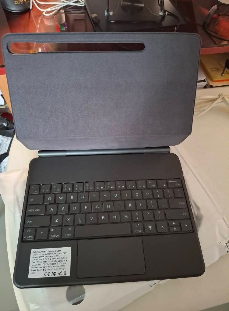 Wireless Bluetooth Magnetic Keyboard For Samsung Galaxy Tab (Category: Computer Keyboard) located in Manila. Submitted by stephaniea94144 (Listing ID 1424855436, Image 1). Description: For S9+/S10+ 12.4 inches RFS: Wrong size .