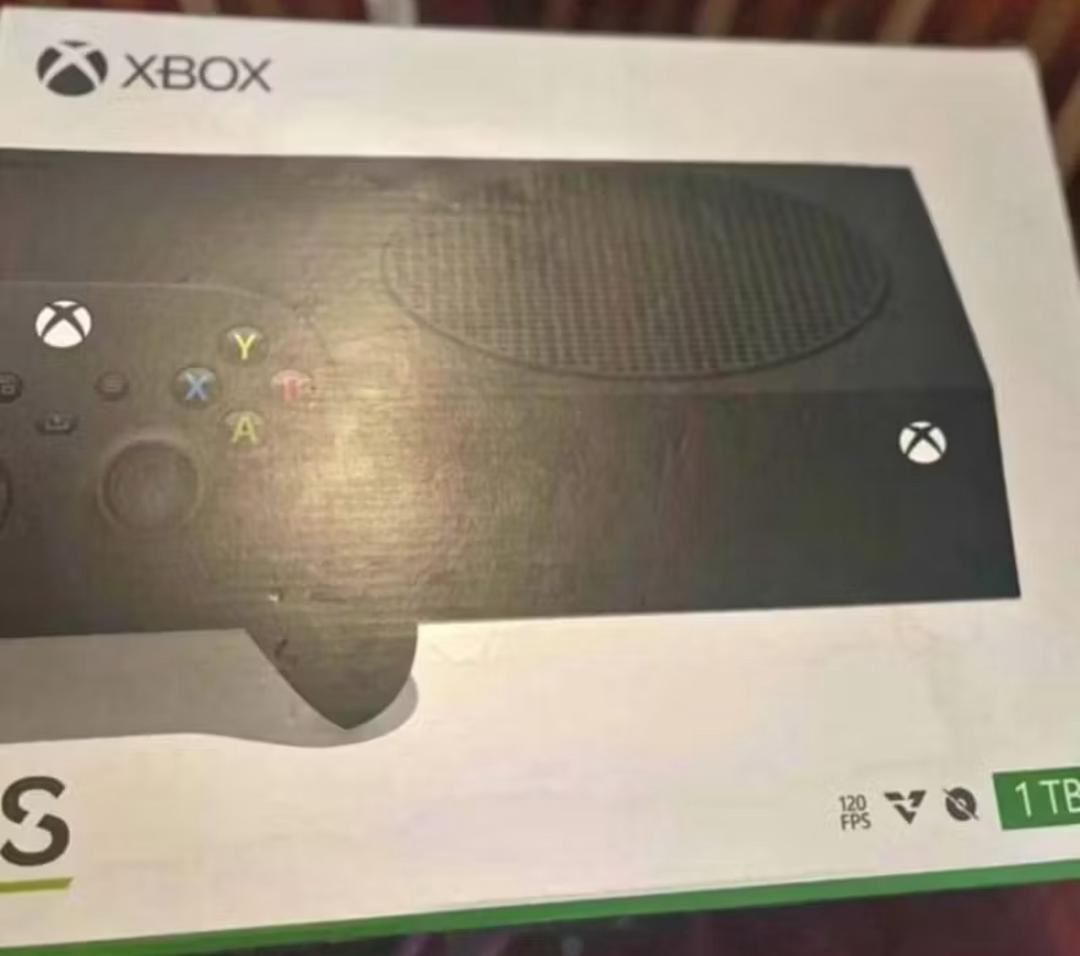 Xbox Series S 1TB Console (Category: Xbox) located in Mandaluyong City. Submitted by brightfire.987808 (Listing ID 1424731912, Image 2). Description: Xbox Series S 1TB console. Includes the console, controller, and original packaging. The box shows the console and controller. The packaging includes the console and other accessories. The box also indicates 120 FPS and 1TB storage..