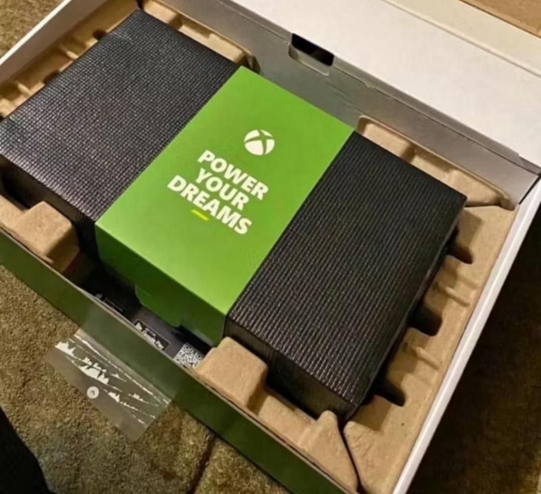 Xbox Series S 1TB Console (Category: Xbox) located in Mandaluyong City. Submitted by brightfire.987808 (Listing ID 1424731912, Image 3). Description: Xbox Series S 1TB console. Includes the console, controller, and original packaging. The box shows the console and controller. The packaging includes the console and other accessories. The box also indicates 120 FPS and 1TB storage..