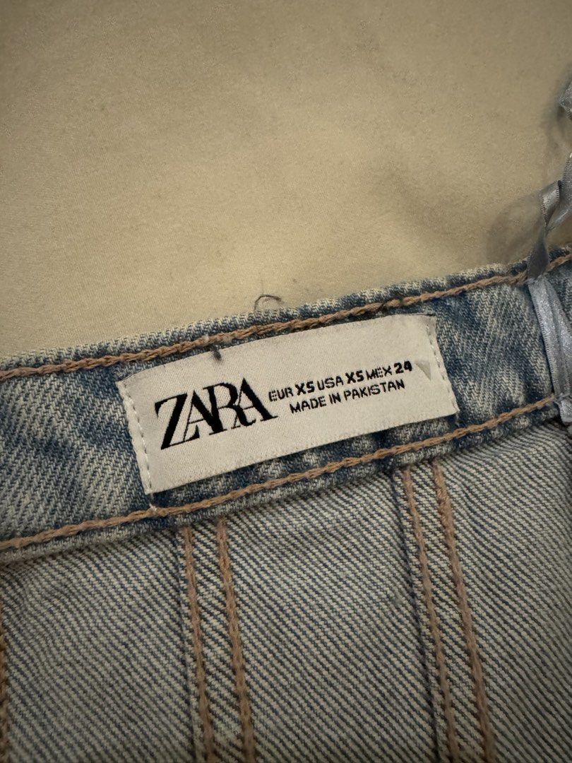 Zara Denim Corset Top XS (Category: Sleeveless) located in Cainta. Submitted by _matchabby (Listing ID 1424803364, Image 2). Description: .