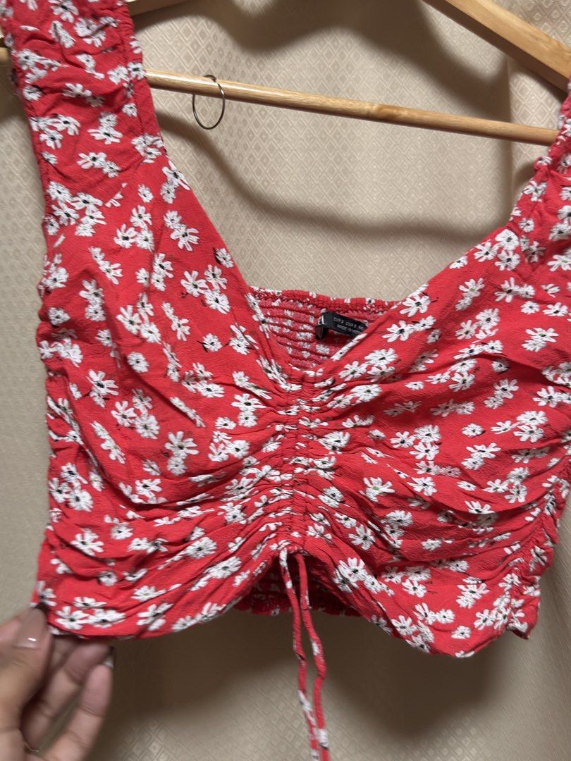 Zara red top (Category: Others Tops) located in Guinayangan. Submitted by find_keepers_21 (Listing ID 1424881332, Image 2). Description: .