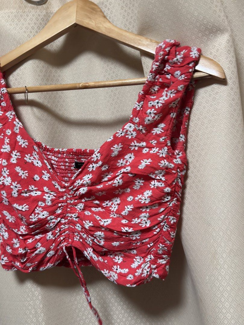 Zara red top (Category: Others Tops) located in Guinayangan. Submitted by find_keepers_21 (Listing ID 1424881332, Image 3). Description: .