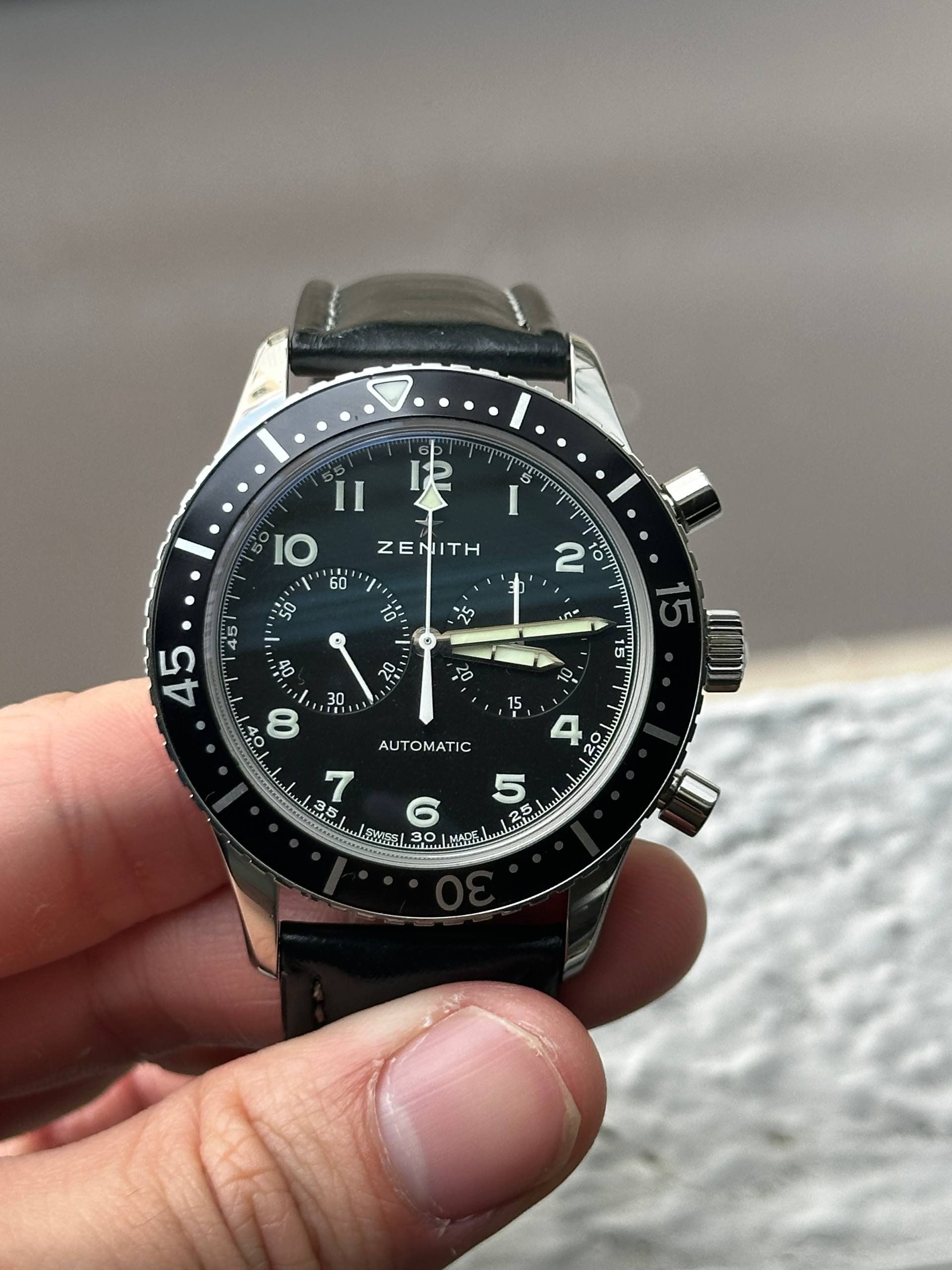 Zenith Pilot Cronometro Tipo Cp-2 03.2240.4069/21.C774 (Category: Watches) located in Singapore. Submitted by timepiecetalk (Listing ID 1421775753, Image 1). Description: Reference Number: 03.2240.4069/21.C774 Case Size: 43mm With box and booklets, missing cards Condition: - Light scratches from normal use ----------------------------------------------------------------------------- Shop with confidence. TimepieceTalk is an ACRA-registered watch 