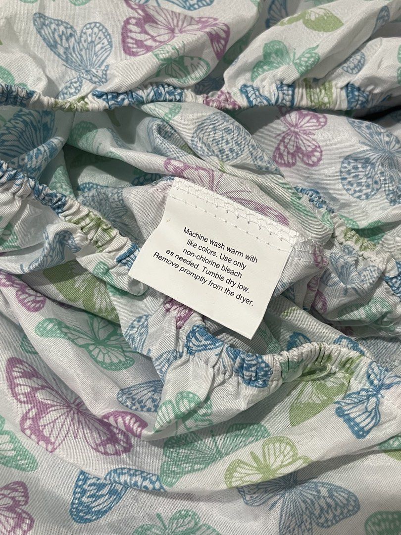 Queen Bedsheet only (Category: Bedding & Towels) located in Calamba. Submitted by excelsheets (Listing ID 1424994085, Image 3). Description: Queen bedsheet 60x80x13 inches Cotton blend material Fully garterized Tag removed Please see photos for description These are mall pull outs and surplus. It’s brand new and not ukay. Item may have slight issue (e.g uneven stitch,minimal stain,washable dirt) but not that obvious. Kindly manage your expectatio