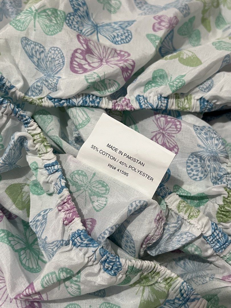 Queen Bedsheet only (Category: Bedding & Towels) located in Calamba. Submitted by excelsheets (Listing ID 1424994085, Image 2). Description: Queen bedsheet 60x80x13 inches Cotton blend material Fully garterized Tag removed Please see photos for description These are mall pull outs and surplus. It’s brand new and not ukay. Item may have slight issue (e.g uneven stitch,minimal stain,washable dirt) but not that obvious. Kindly manage your expectatio