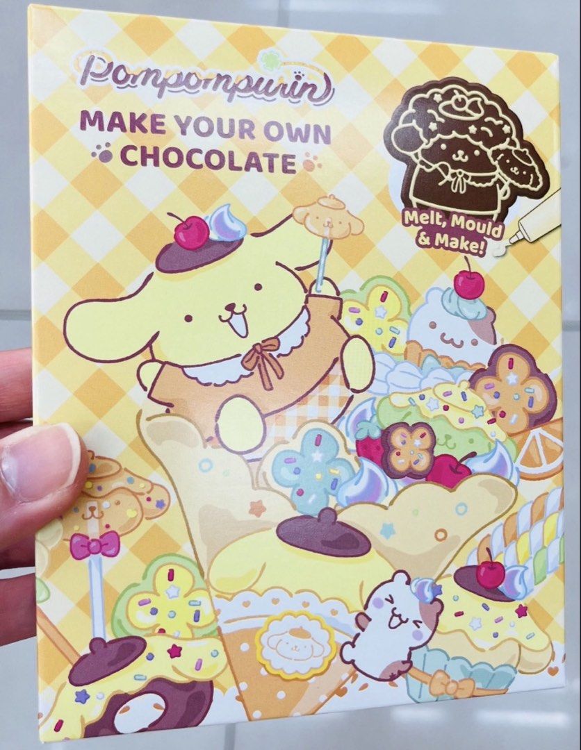 現貨💛🍫正版 SANRIO DIY 布甸狗公仔創意朱古力工具套裝 手作朱古力材料包 朱古力模具 白色情人節朱古力 復活節禮物 情人節禮物 SANRIO HOMEMADE HANDMADE VALENTINE GIFT Pompompurin Make Your Own Chocolate Slab Kit （分類：手工食物）位於 Hong Kong。 由 swroom 提交（商品編號 1424917420，圖片 2）。簡介： 🚚 🎁 只限郵寄運送 🎁 ▫️▫️商品詳情▫️▫️ 💖 $65 盒，$120 兩盒，全新未開封 ❣️ 節日銷情迅速請早訂購售完即止❣️ 🛍更多最新禮品玩具 follow us ： carousell.com/swroom ▫️▫️購買付款詳情 ▫️▫️ 📥 請 INBOX PM下單購買須提供以下資料 ： 1. 選擇付款方式 : PAYME / FPS / ALIPAYHK 2. 郵寄方式： 📦 SF順豐到付 - 收貨時付運費 📦 ( 一般情況 2