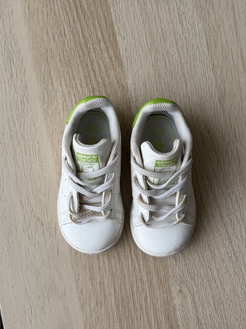 Adidas Stan Smith Kids Kermit size 22 (Category: Babies & Kids Fashion) located in Quezon City. Submitted by tjarchives (Listing ID 1424913257, Image 2). Description: Well used with care But couldn’t remove the brown stains on the laces anymore Negotiable.