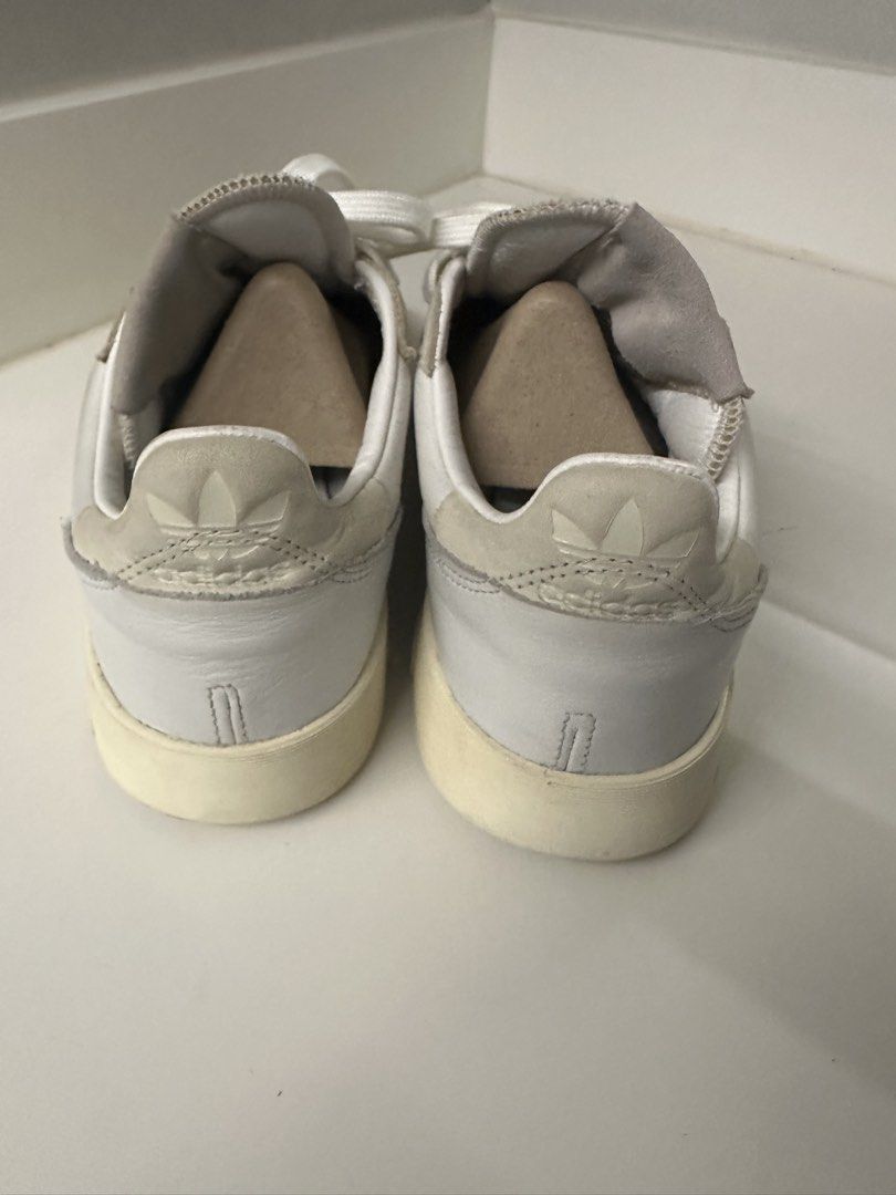 Adidas supercourt shoes (Category: Sneakers) located in Makati City. Submitted by rms24601 (Listing ID 1424964070, Image 2). Description: Color: Crystal White / Chalk White / Off White Size: 8.5US men Used 5x only Purchased and worn only in UK.