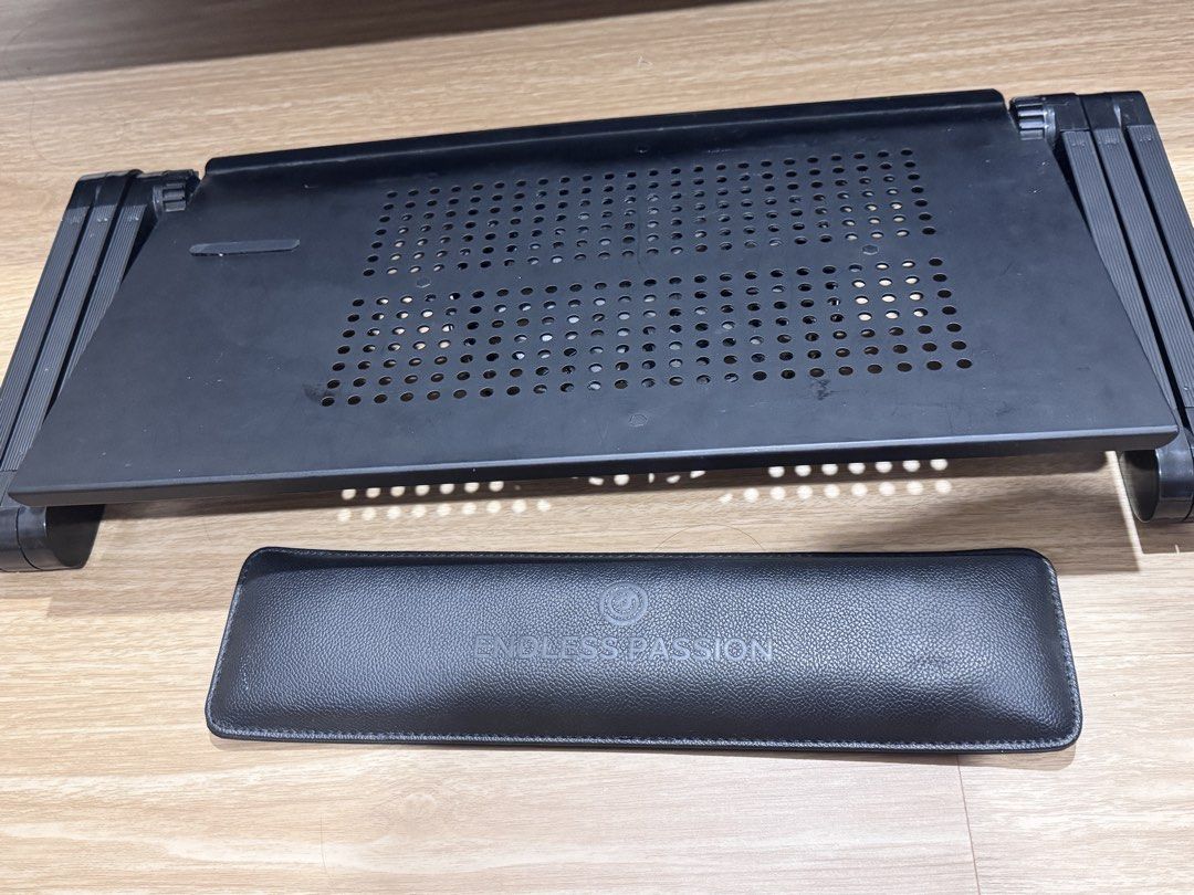 Adjustable Laptop Stand with Wrist Rest452376459908239360