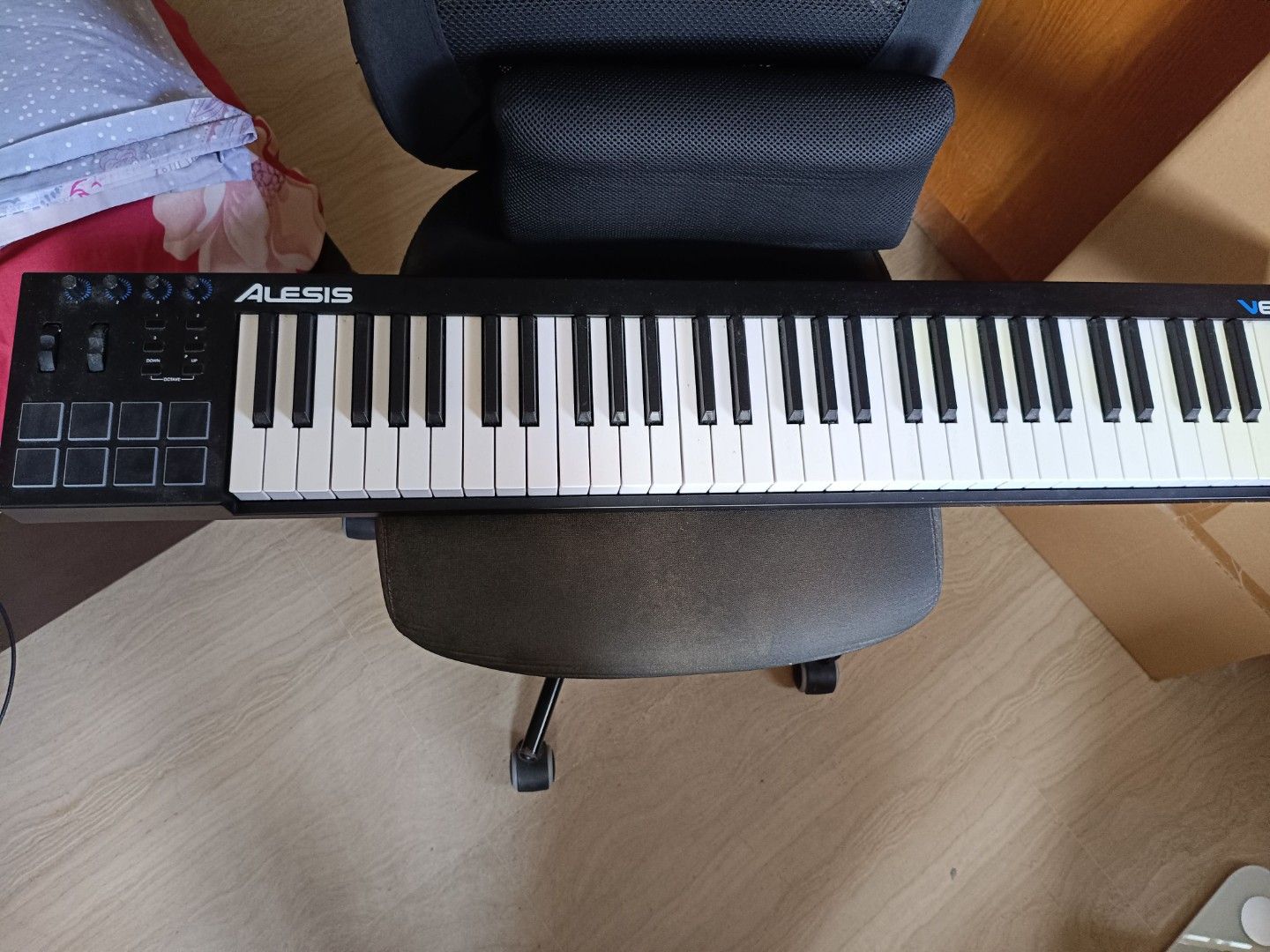 Alesis V61 MIDI Keyboard set, Hobbies & Toys, Musical Instruments on ...