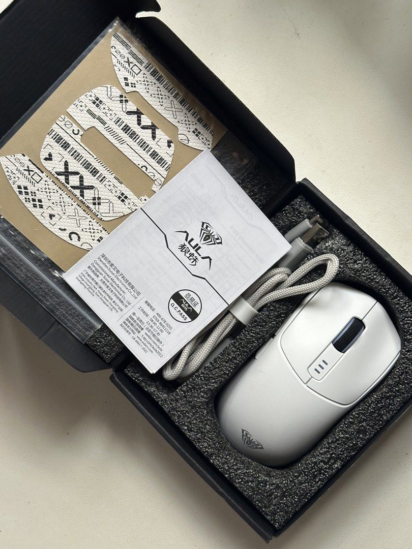 AULA SC580 Wireless Mouse Bluetooth (Category: Mouse & Mousepads) located in Davao. Submitted by areuambr (Listing ID 1424963467, Image 2). Description: • 2.4G/Type-C 500mAh Battery With 6-speed DPI Support • orig price: ₱1,225 (data blitz) • brand new and never been used • rfs: extra mouse only • courier: j&t / Ibc only (sf shouldered by buyer).