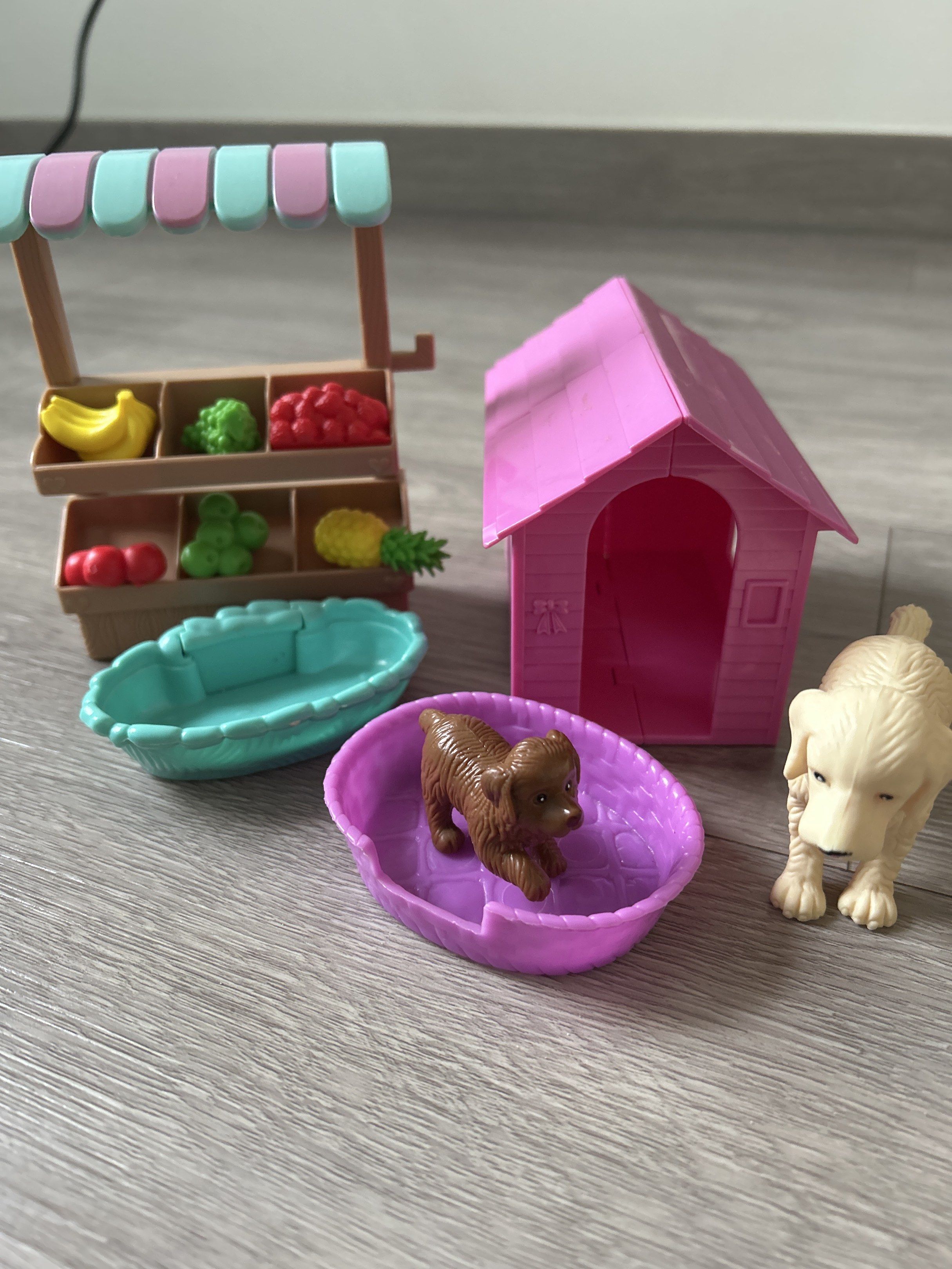 Barbie doll Toy Set accessories - Fruit Stand, Dog House, and Dogs ...