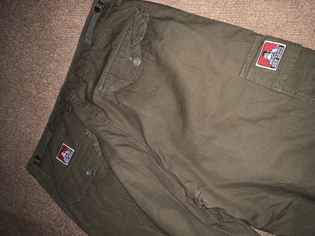 BEN DAVIS CARGO (Category: Jeans) located in Cebu City. Submitted by charles.davidd (Listing ID 1425009233, Image 3). Description: BEN DAVIS CARGO PANTS WAISTLINE : 34 LENGHT : 40 HEM : 9 CONDITION : 10/10 LEGIT NO ISSUE PRICE : 2,800 PM NOW.