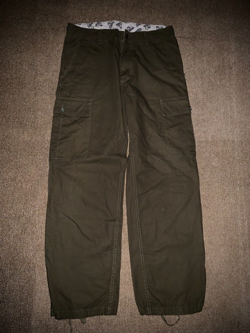 BEN DAVIS CARGO (Category: Jeans) located in Cebu City. Submitted by charles.davidd (Listing ID 1425009233, Image 2). Description: BEN DAVIS CARGO PANTS WAISTLINE : 34 LENGHT : 40 HEM : 9 CONDITION : 10/10 LEGIT NO ISSUE PRICE : 2,800 PM NOW.