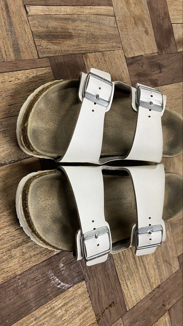 birkenstock arizona white 35 (Category: Flats & Sandals) located in Teresa. Submitted by betty.booop (Listing ID 1425012276, Image 2). Description: .