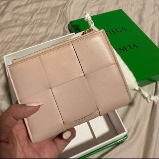 (Category: ) located in . Submitted by potatoballll (Listing ID 1424927513, Image 1). Description: .