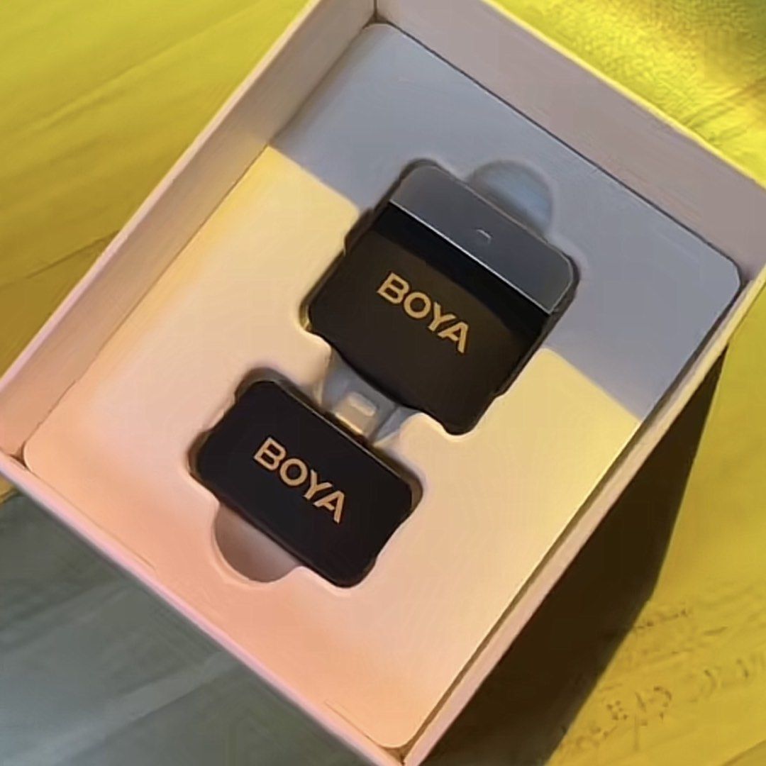 BOYA BY-M1V for lightning (iOS) (Category: Microphones) located in Angeles City. Submitted by keithyow (Listing ID 1424960200, Image 2). Description: BOYA BY-M1V Wireless Noise Cancelling Lavalier Mic (iOS Lightning) Bought this around ₱2,400. Still in good condition and working well. Complete with box and manual. Inclusions • 1 microphone • 1 receiver for iOS (Lightning) Perfect for vlogging, interviews, online meetings, or content creation. RFS