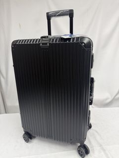 (Category: ) located in . Submitted by luggageoutletsg (Listing ID 1424937268, Image 1). Description: .