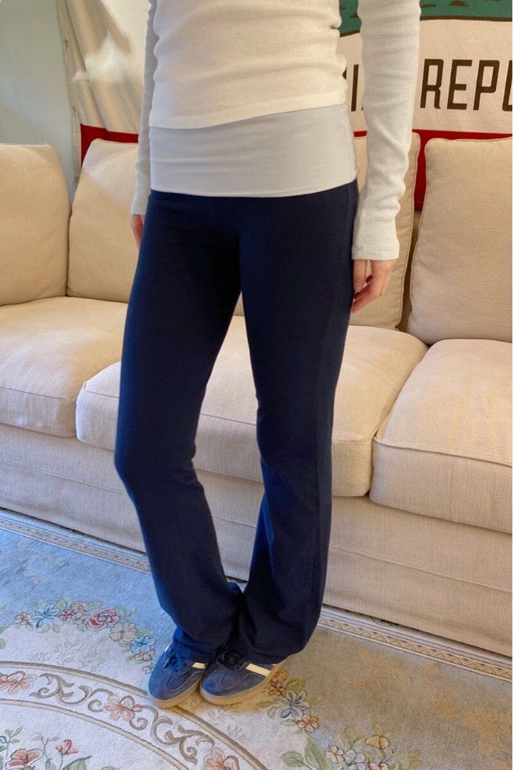 Brandy Melville Priscilla fold over two tone yoga pants (Category: Other Bottoms) located in Las Pinas. Submitted by brandy4u (Listing ID 1424970121, Image 2). Description: 🤍 AUTHENTIC directly from Shanghai store WITH TAGS 🤍 We sell some store exclusive items that are rare and hard to find 🤍 ETA 2-3 weeks.