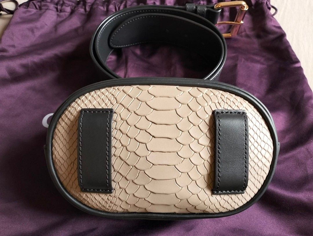 Charriol Belt Bag with Belt (Category: Luxury Bags & Wallets) located in Mexico. Submitted by junerlapuz13835 (Listing ID 1424970851, Image 2). Description: hindi na ginagamit. .