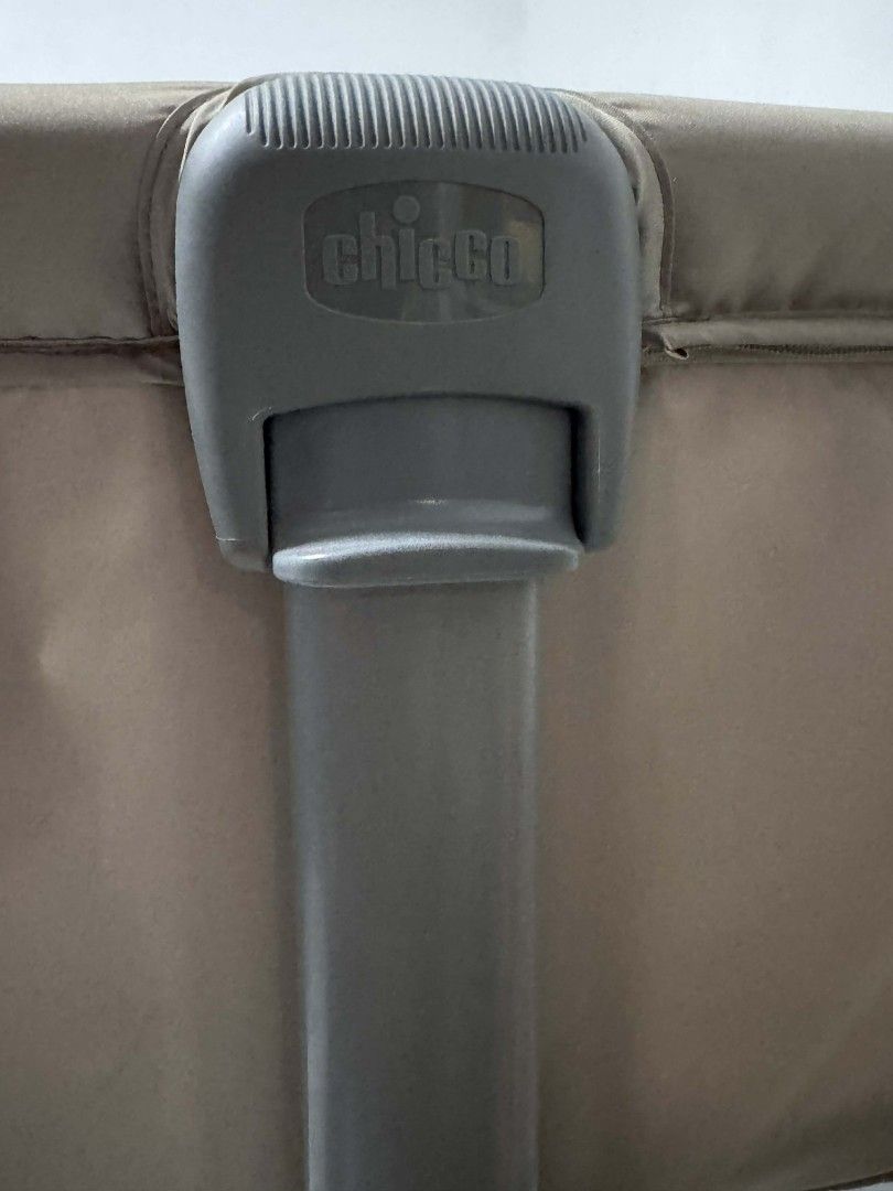 Chicco Next2Me Essential Bassinet crib (Category: Cots & Cribs) located in Makati City. Submitted by billyun (Listing ID 1424984909, Image 3). Description: For sale Chicco Next2me essential bassinet crib Almost new Di masyado nagamit Adjustable ang height Pwede din itabi sa bed Pickup at Guadalupe Bliss Taguig or delivery via lalamove.