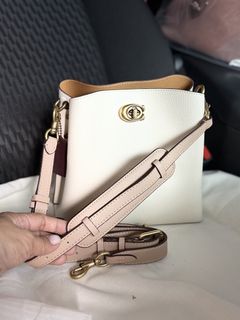 (Category: ) located in . Submitted by akosimima (Listing ID 1424888051, Image 1). Description: .